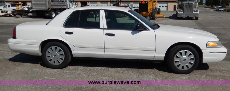 image for item H9744 2010 Ford Crown Victoria Police Interceptor