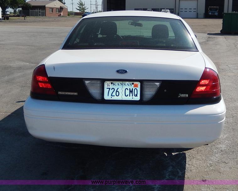 image for item H9744 2010 Ford Crown Victoria Police Interceptor
