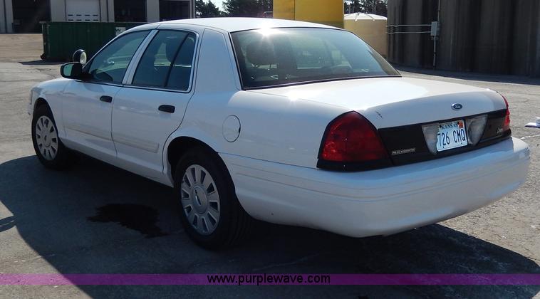 image for item H9744 2010 Ford Crown Victoria Police Interceptor