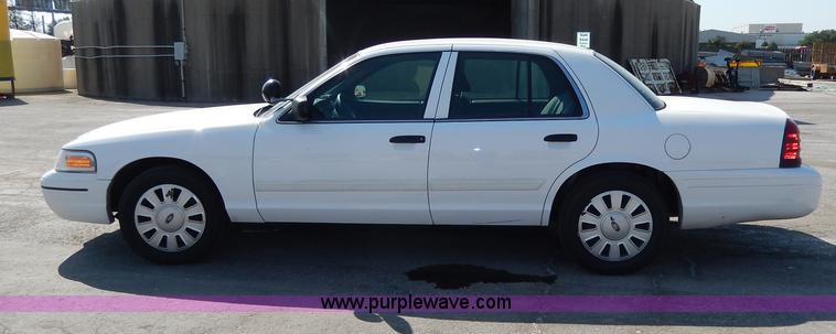 image for item H9744 2010 Ford Crown Victoria Police Interceptor