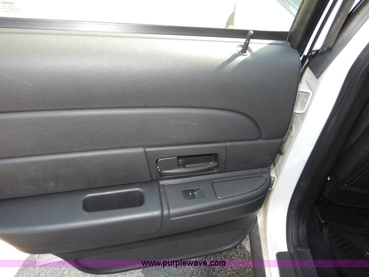 image for item H9744 2010 Ford Crown Victoria Police Interceptor