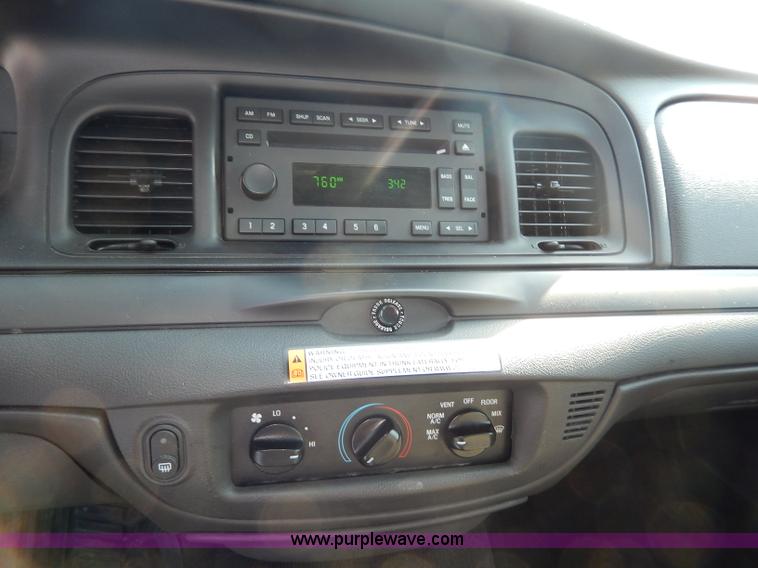 image for item H9744 2010 Ford Crown Victoria Police Interceptor