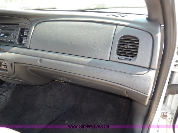 image for item H9744 2010 Ford Crown Victoria Police Interceptor