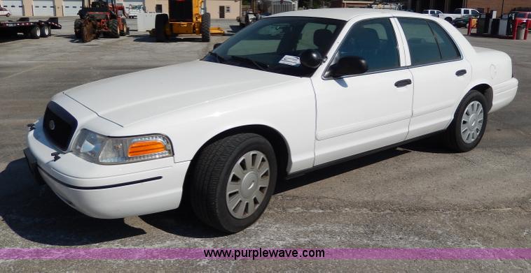 image for item H9745 2008 Ford Crown Victoria Police Interceptor