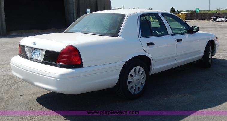 image for item H9745 2008 Ford Crown Victoria Police Interceptor
