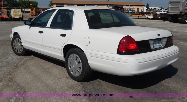 image for item H9745 2008 Ford Crown Victoria Police Interceptor