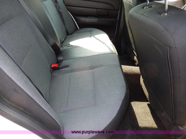 image for item H9745 2008 Ford Crown Victoria Police Interceptor