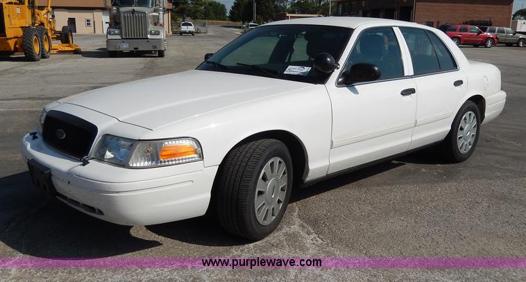image for item H9746 2010 Ford Crown Victoria Police Interceptor