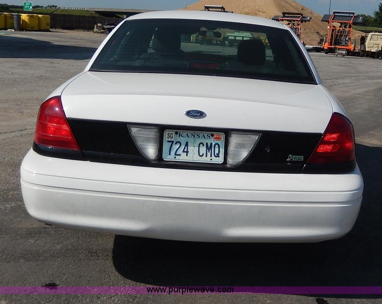 image for item H9746 2010 Ford Crown Victoria Police Interceptor