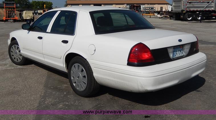 image for item H9746 2010 Ford Crown Victoria Police Interceptor