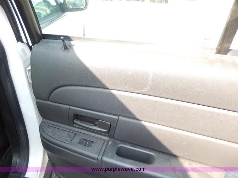 image for item H9746 2010 Ford Crown Victoria Police Interceptor