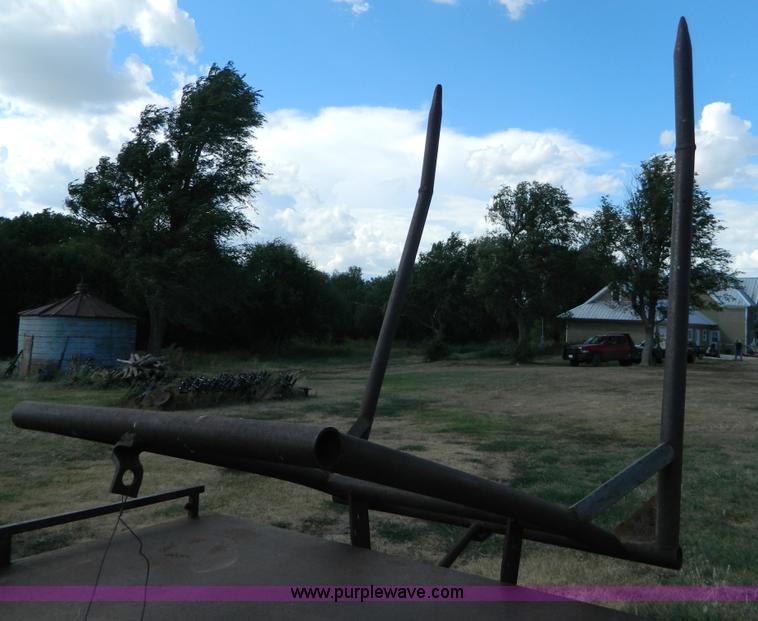 image for item D6033 1989 Ford F250 HD SuperCab flatbed truck