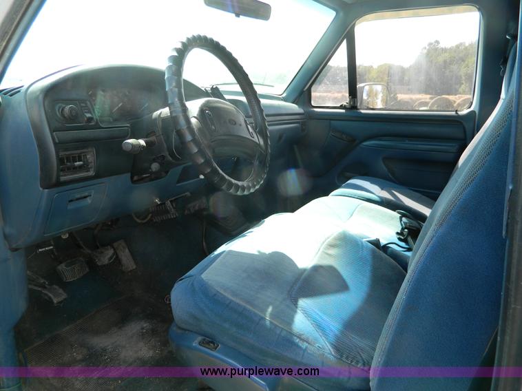 image for item D6034 1996 Ford F250 XL SuperCab flatbed truck