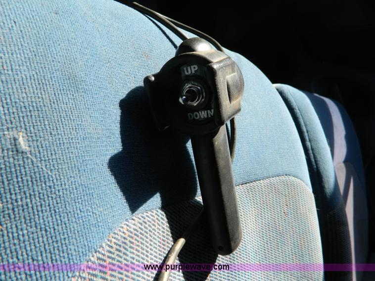 image for item D6034 1996 Ford F250 XL SuperCab flatbed truck