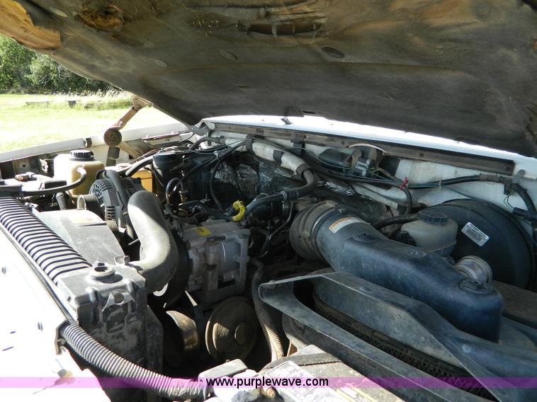 image for item D6034 1996 Ford F250 XL SuperCab flatbed truck