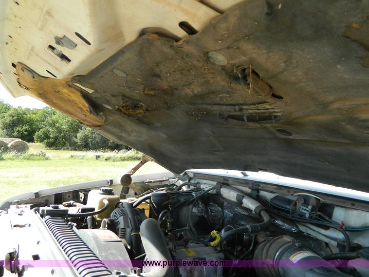 image for item D6034 1996 Ford F250 XL SuperCab flatbed truck