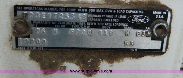 image for item D6062 1974 Ford F700 feed truck