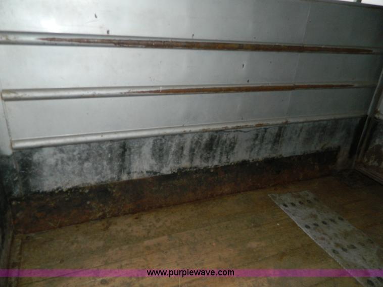 image for item D6063 1999 Travalong gooseneck livestock trailer