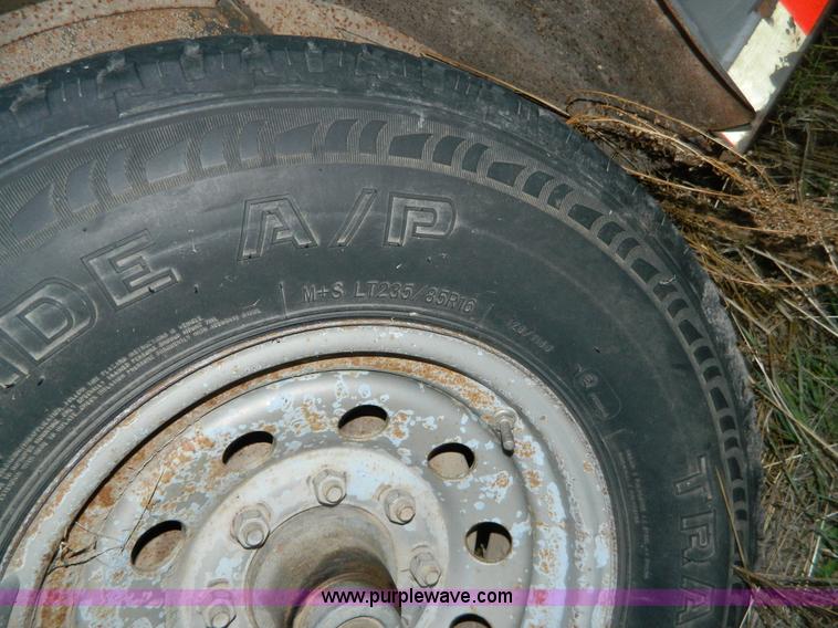 image for item D6063 1999 Travalong gooseneck livestock trailer