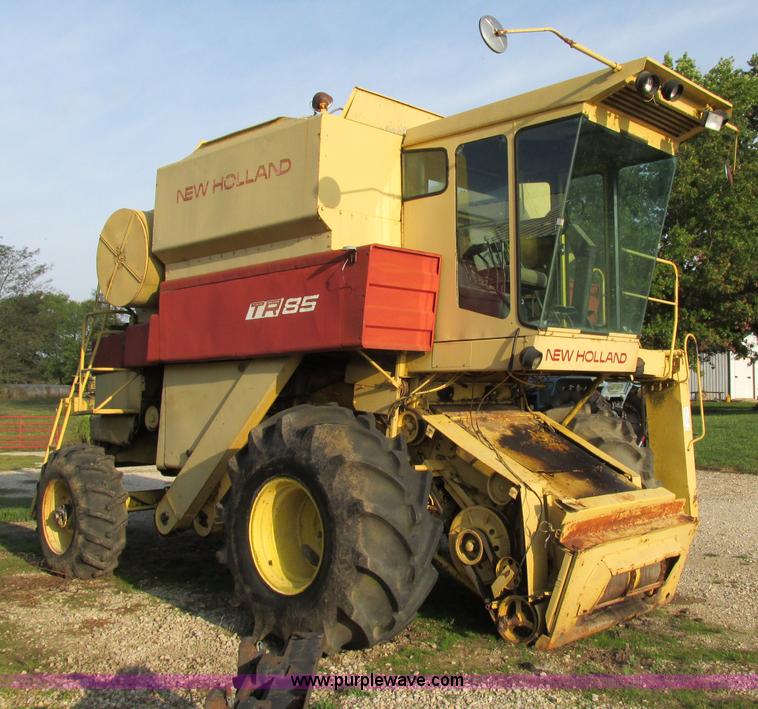 image for item F5297 1981 New Holland TR85 RWA combine with header