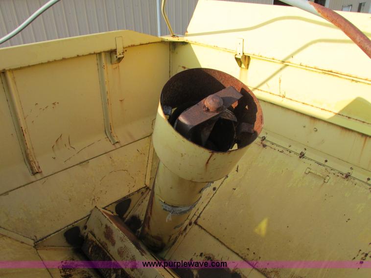 image for item F5297 1981 New Holland TR85 RWA combine with header