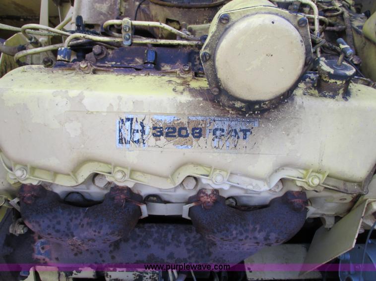 image for item F5297 1981 New Holland TR85 RWA combine with header