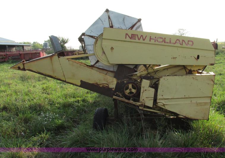image for item F5297 1981 New Holland TR85 RWA combine with header