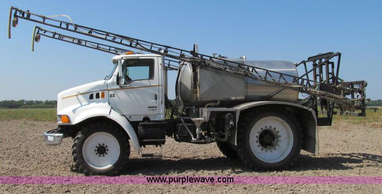 image for item G2103 1999 Sterling L8513 pre/post liquid fertilizer applicator sprayer