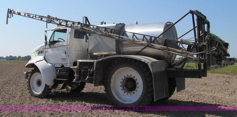 image for item G2103 1999 Sterling L8513 pre/post liquid fertilizer applicator sprayer
