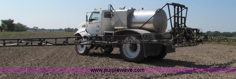 image for item G2103 1999 Sterling L8513 pre/post liquid fertilizer applicator sprayer