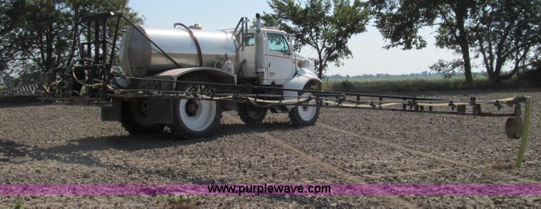 image for item G2103 1999 Sterling L8513 pre/post liquid fertilizer applicator sprayer