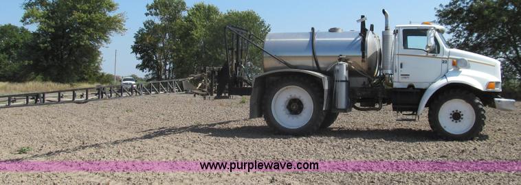 image for item G2103 1999 Sterling L8513 pre/post liquid fertilizer applicator sprayer