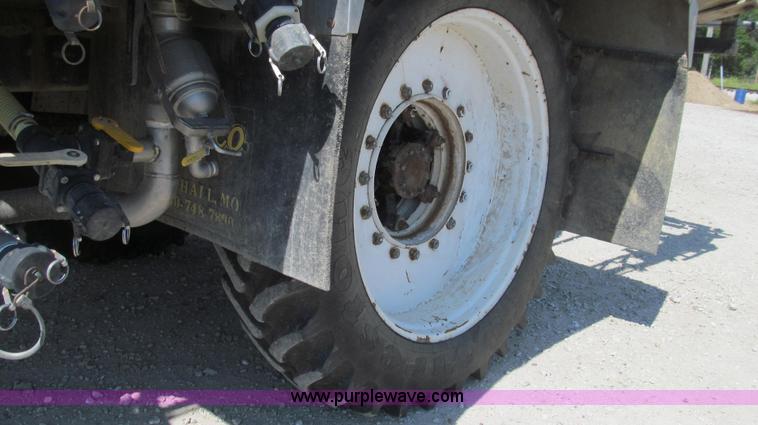 image for item G2103 1999 Sterling L8513 pre/post liquid fertilizer applicator sprayer