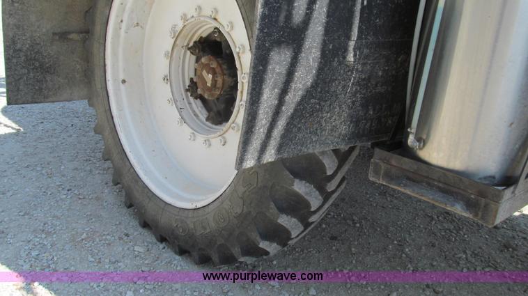 image for item G2103 1999 Sterling L8513 pre/post liquid fertilizer applicator sprayer