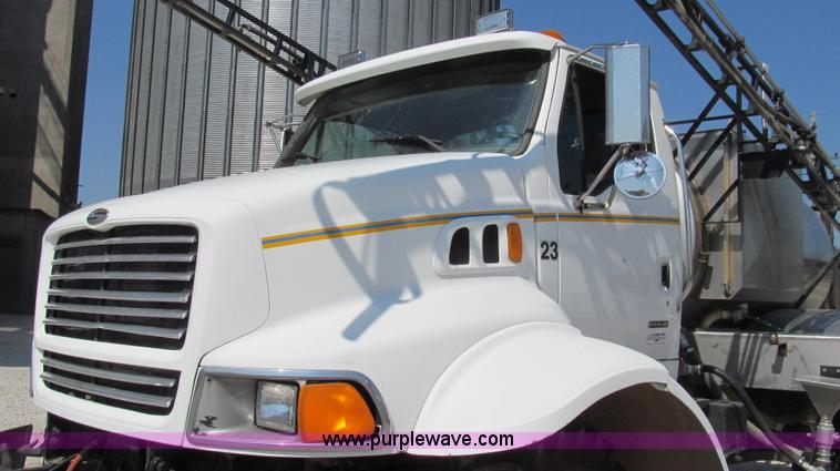 image for item G2103 1999 Sterling L8513 pre/post liquid fertilizer applicator sprayer