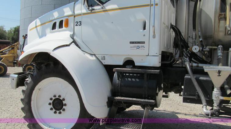 image for item G2103 1999 Sterling L8513 pre/post liquid fertilizer applicator sprayer