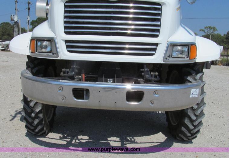 image for item G2103 1999 Sterling L8513 pre/post liquid fertilizer applicator sprayer