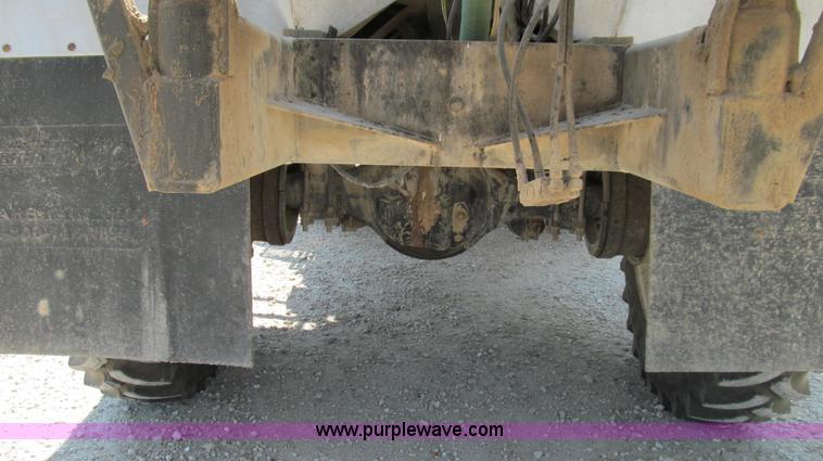 image for item G2103 1999 Sterling L8513 pre/post liquid fertilizer applicator sprayer