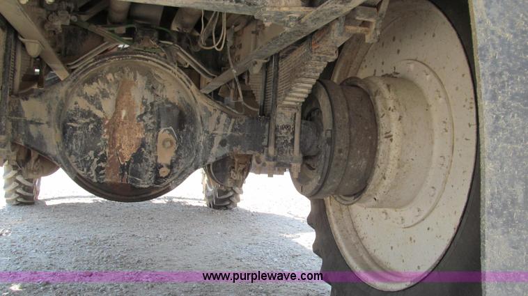 image for item G2103 1999 Sterling L8513 pre/post liquid fertilizer applicator sprayer