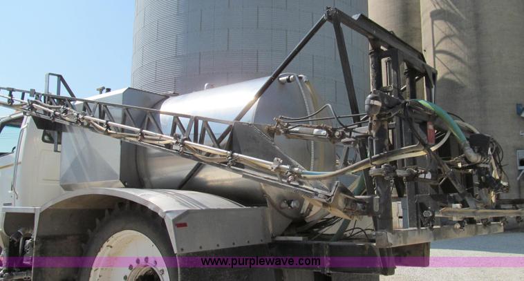 image for item G2103 1999 Sterling L8513 pre/post liquid fertilizer applicator sprayer