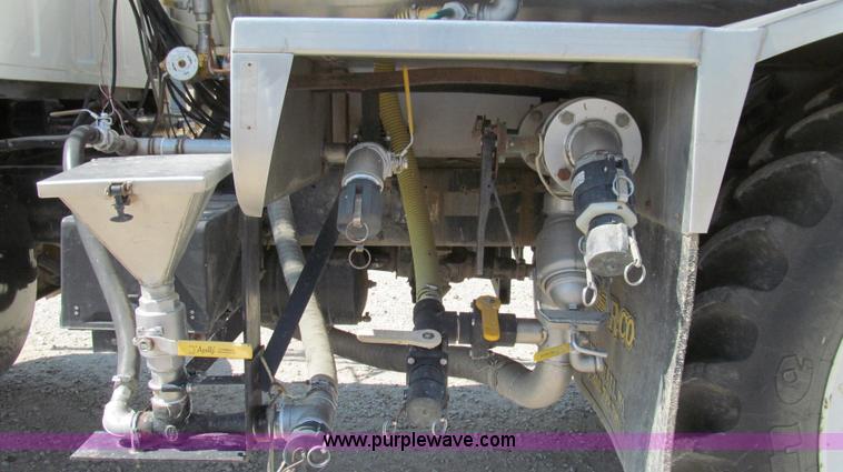 image for item G2103 1999 Sterling L8513 pre/post liquid fertilizer applicator sprayer