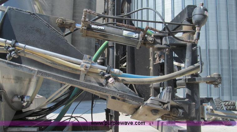 image for item G2103 1999 Sterling L8513 pre/post liquid fertilizer applicator sprayer