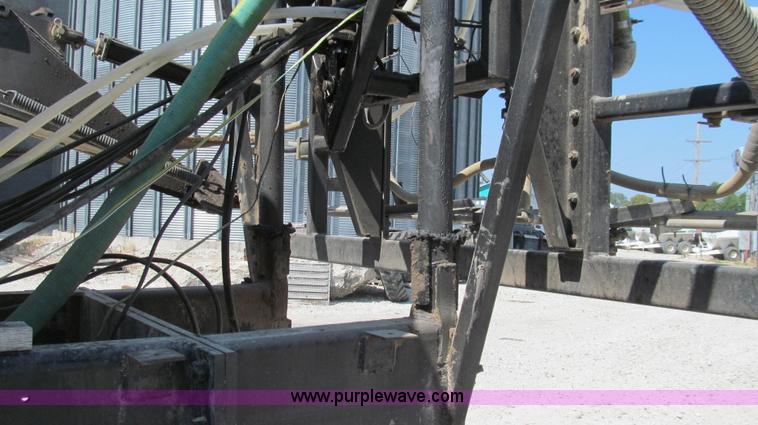 image for item G2103 1999 Sterling L8513 pre/post liquid fertilizer applicator sprayer