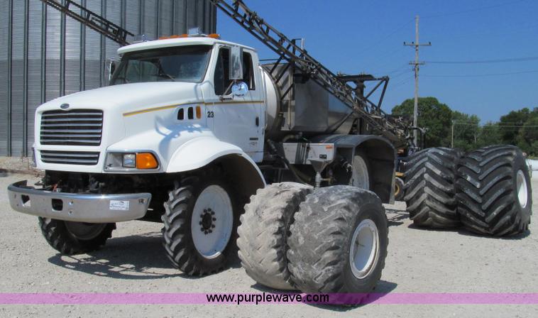 image for item G2103 1999 Sterling L8513 pre/post liquid fertilizer applicator sprayer