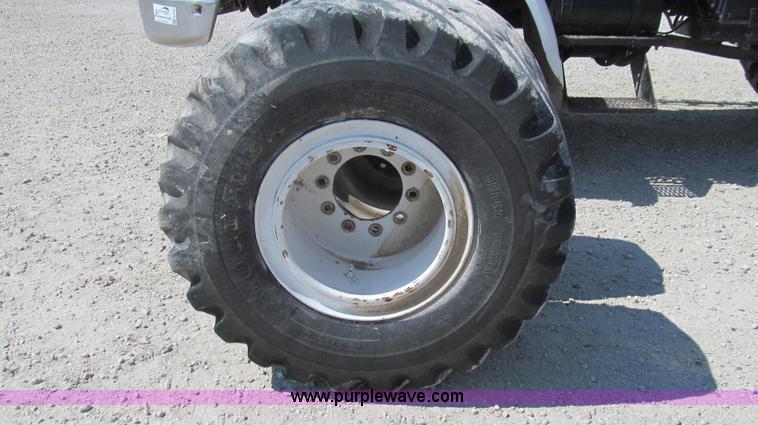 image for item G2103 1999 Sterling L8513 pre/post liquid fertilizer applicator sprayer