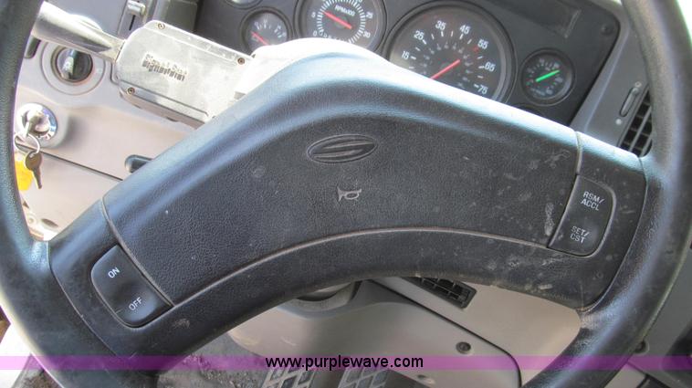 image for item G2103 1999 Sterling L8513 pre/post liquid fertilizer applicator sprayer