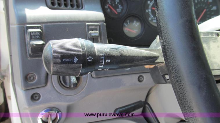 image for item G2103 1999 Sterling L8513 pre/post liquid fertilizer applicator sprayer