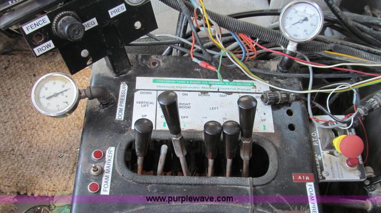 image for item G2103 1999 Sterling L8513 pre/post liquid fertilizer applicator sprayer