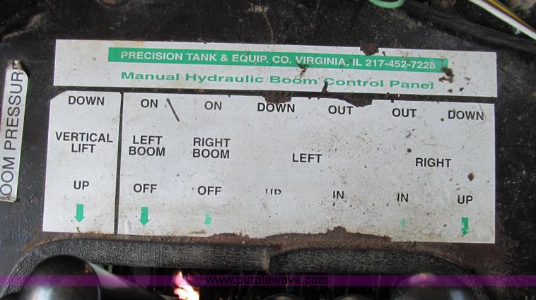 image for item G2103 1999 Sterling L8513 pre/post liquid fertilizer applicator sprayer