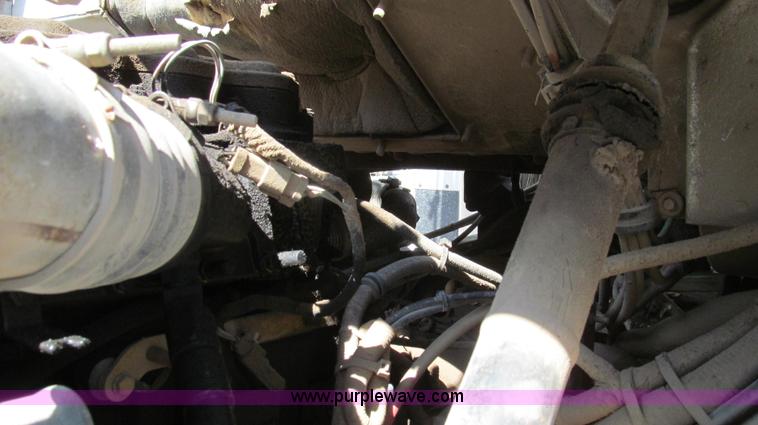 image for item G2103 1999 Sterling L8513 pre/post liquid fertilizer applicator sprayer